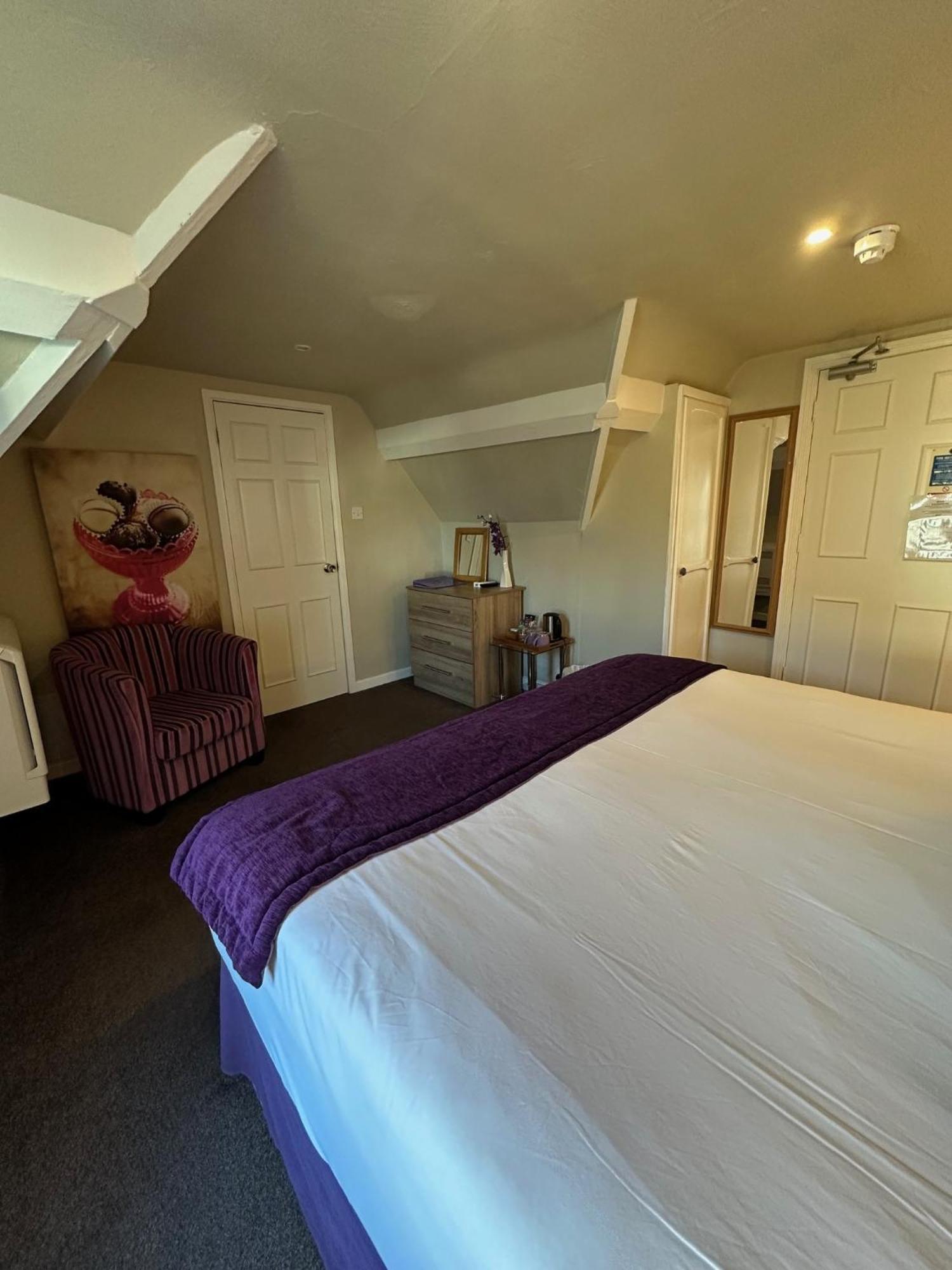 The Chocolate Box Hotel Борнмът Екстериор снимка