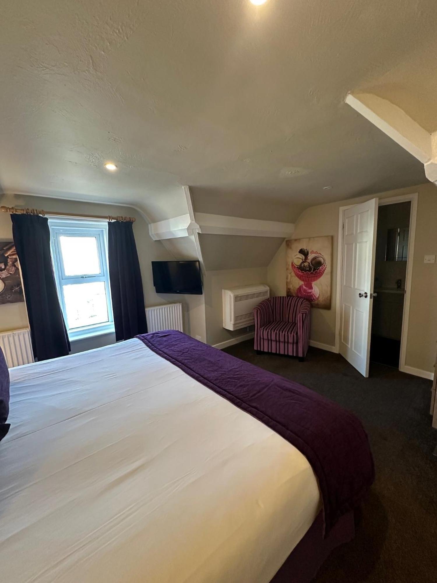 The Chocolate Box Hotel Борнмът Екстериор снимка